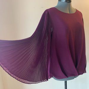 Vince Camuto top, Size small